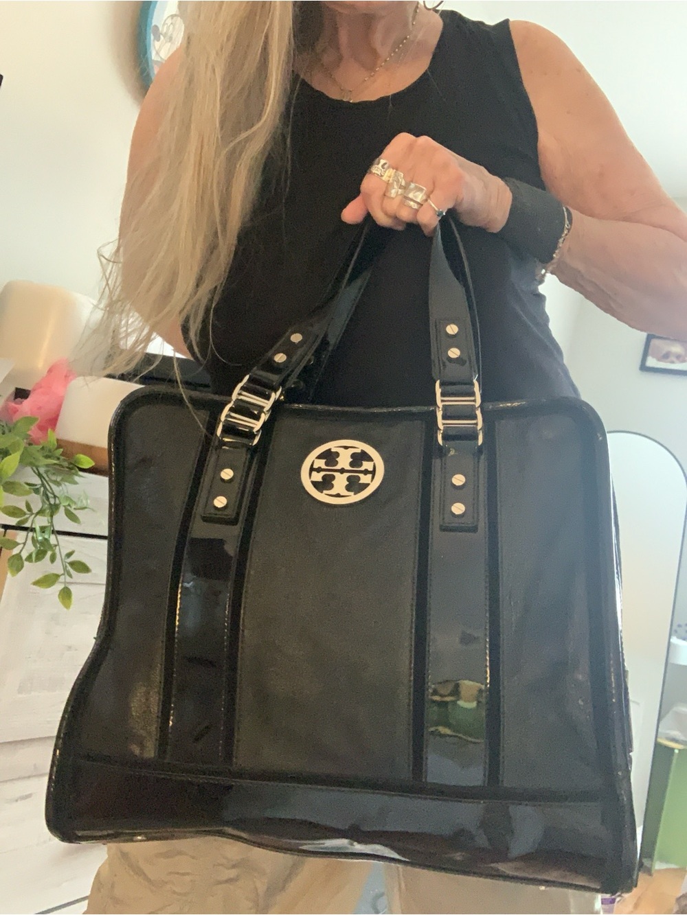 TORY BURCH VINTAGE TOTE BAG W/PATENT TRIM BLACK LEATHER